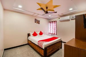 OYO 65421 Nakshatra Suites And Function Hall, Kakinada