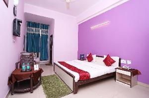 OYO 12784 Happy Stay Plaza, Greater Noida
