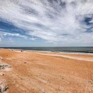 Cozy Ormond Beach House w/Deck - Walk to the Beach