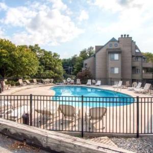 Whippoorwill 2 Bedrooms WiFi Pool Jetted Tub Fireplace Sleeps 6