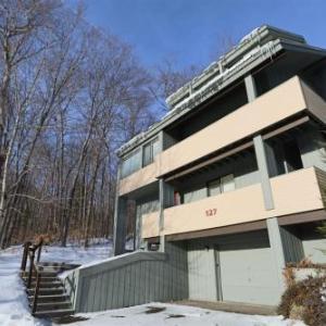 Private Home close to Loon Mountain sleeps families up to 14!