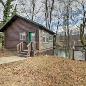 Cozy Heber Springs Cabin with Deck and Dock!