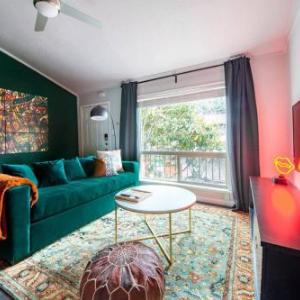 WanderJaunt - Stylish Zilker Apartments