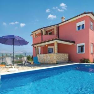 Five-Bedroom Holiday Home in Banjole