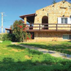 Four-Bedroom Holiday Home in Alepochori