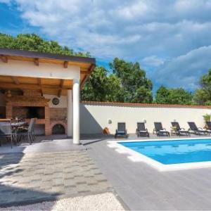 Three-Bedroom Holiday Home in Kljuc