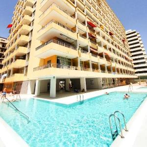 Lux Modern apartment 1 minute from beach