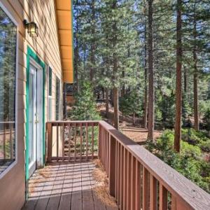 North Lake Tahoe Cabin with Decks - 5 Min to Beach!