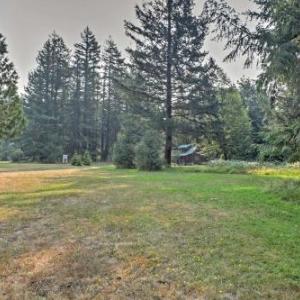 Quaint Packwood Log Cabin on 8 Acres with Hot Tub!