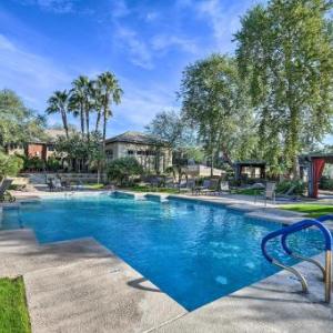 Condo with Pool and Spa Access about 7 Miles to DT Phoenix