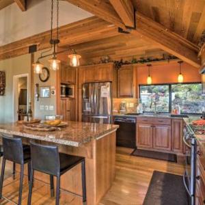 Lake Tahoe Home with Hot Tub 10Mi to Squaw Valley Ski