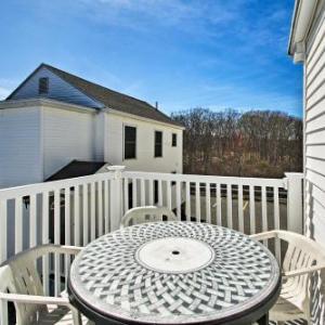 Old Orchard Beach Apt - Walk to Beach and Pier!