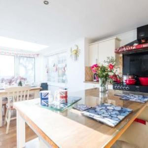 69 Saxmundham Road