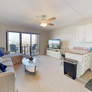 New Listing! Downtown Riverfront Condo with Balcony condo