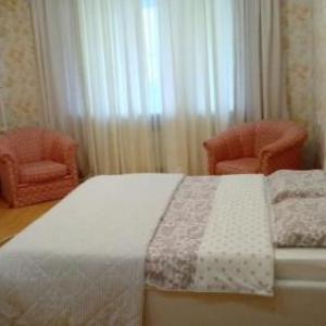 Rooms on Shchapova 18