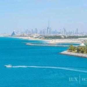 LUX - Opulent Island Suite Burj Khalifa View 2