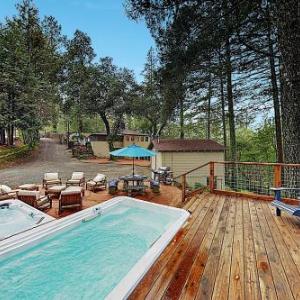 Luxe Vineyard-View Hideaway with Swim Spa & Hot Tub home