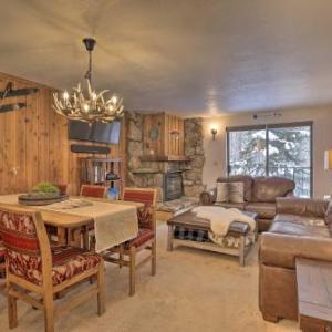 Cozy Ski Condo with Hot Tubs 3 Mi to WP Resort!