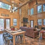 Refined Rustic Retreat with Hot tub Near the Lake Broken Bow Oklahoma