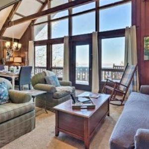 Pet-Friendly Escape - 1 Mile to Beech Mountain Ski