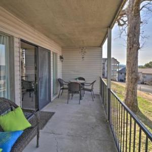 Cozy Condo with Balcony and Pool Access on Lake Hamilton!