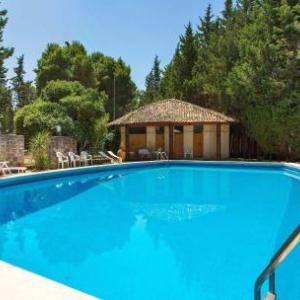 Lequile Villa Sleeps 11 with Pool Air Con and WiFi