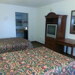 East Lake Inn