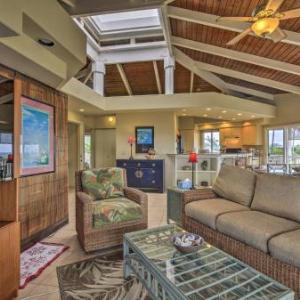 Kailua-Kona Apartment with Pool Deck and Ocean Views!