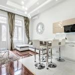 Luxury apartment with free garage and balcony in the center Budapest 