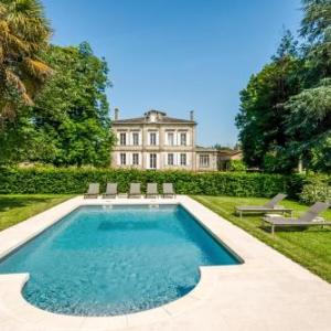 Montignac-le-Coq Chateau Sleeps 12 Pool