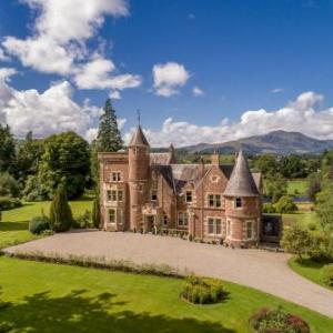 Callander Chateau Sleeps 24 WiFi