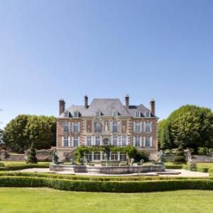 Saint-Maclou Chateau Sleeps 28 Pool