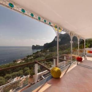 Marina del Cantone Villa Sleeps 14 Pool Air Con