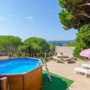 Lloret de Mar Villa Sleeps 6 Pool