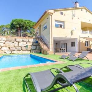 Lloret de Mar Villa Sleeps 6 Pool Air Con WiFi