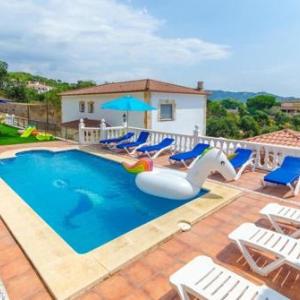 Lloret de Mar Villa Sleeps 11 Pool Air Con WiFi