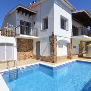 Lloret de Mar Villa Sleeps 6 Pool WiFi