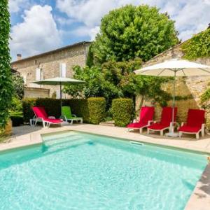 Pujols-sur-Ciron Villa Sleeps 12 Pool WiFi