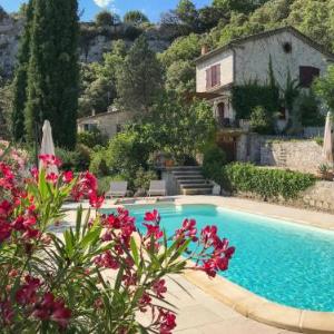 Vaison-la-Romaine Villa Sleeps 12 Pool Air Con WiFi