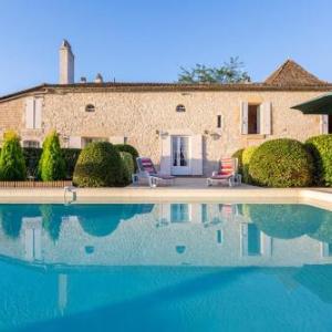 Saint-Pierre-d'Eyraud Villa Sleeps 8 Pool WiFi