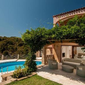 Sea view villa with private pool