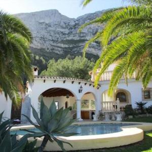 Denia Villa Sleeps 8 Pool Air Con WiFi