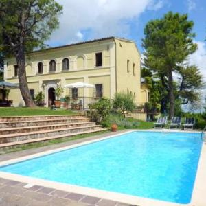 Santa Vittoria in Matenano Villa Sleeps 9 Pool WiFi