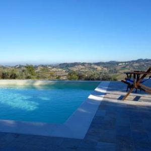 Penna San Giovanni Villa Sleeps 8 Pool WiFi