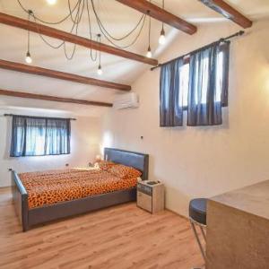 Apartment Bare-3