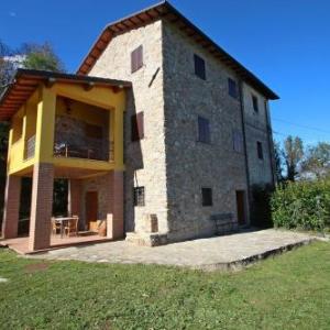 Gallicano Villa Sleeps 4 with WiFi