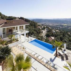 Santa Cristina de Aro Villa Sleeps 8 with Pool Air Con and WiFi