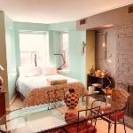 Fanciful Logan Circle Flat Near Food and Fun!