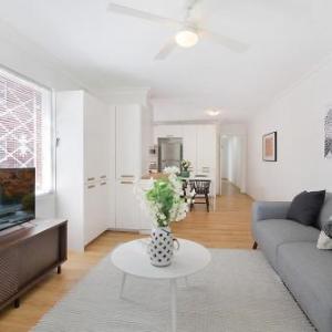 Charming parkside apartment in quiet area