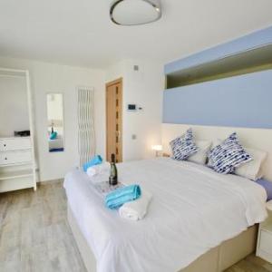 Blue Serenity by Hello Homes Sitges